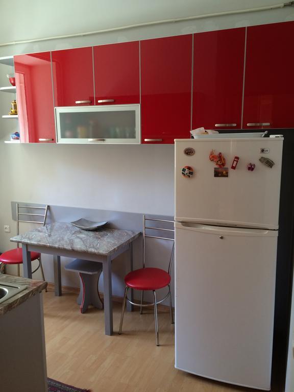 Apartment On Hanrapetutyan Street Ereván Exterior foto